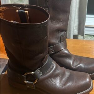 FRYE AND CO. Dark Brown Leather Boots
